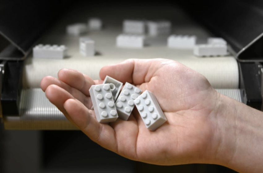  Lego unveils recycled bricks in move to circular economy